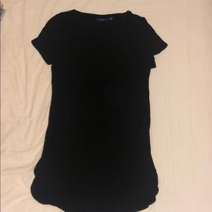 Women’s long black T-shirt!